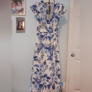 Wrap Style Dress Sienna Sky Size Medium Like New Condition